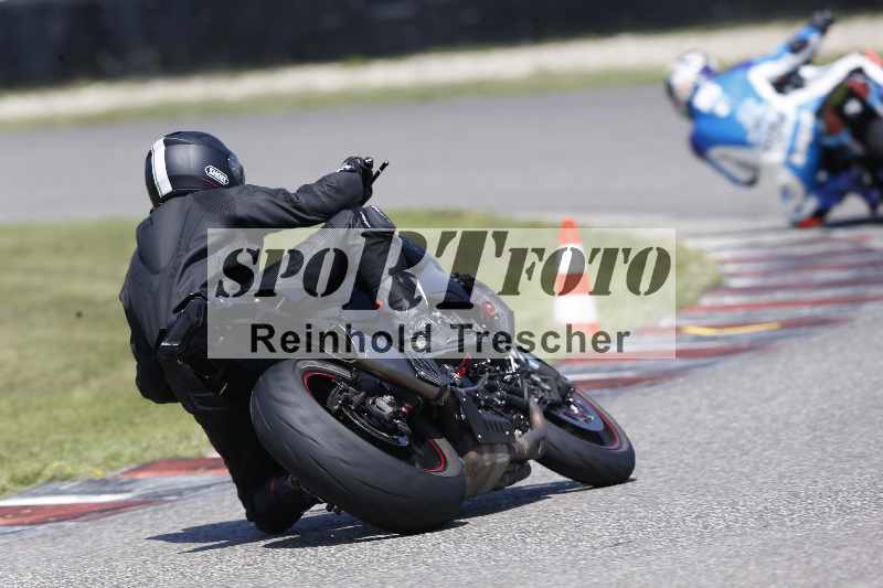 /44 09.08.2025 Plüss Moto Sport ADR/Freies Fahren/backside